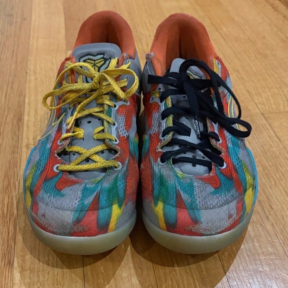 Nike Multicolor Sneakers with Yellow and Blue Highlights - Picture 4 of 9